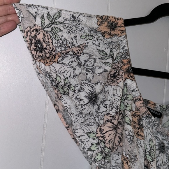 Torrid Floral Peplum Style Top Size 0 - Picture 4 of 10
